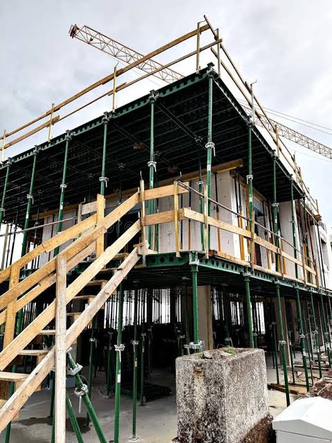 Industrial scaffolding in refinery